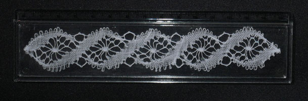Petite règle, dentelle en torchon