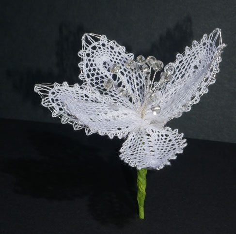 Fleur double blanche en grille et mat