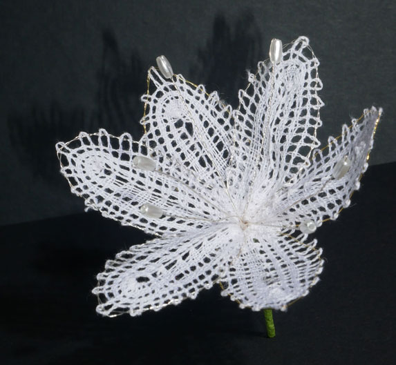 Fleur double blanche en mat