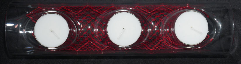 3 bougies, dentelle rouge